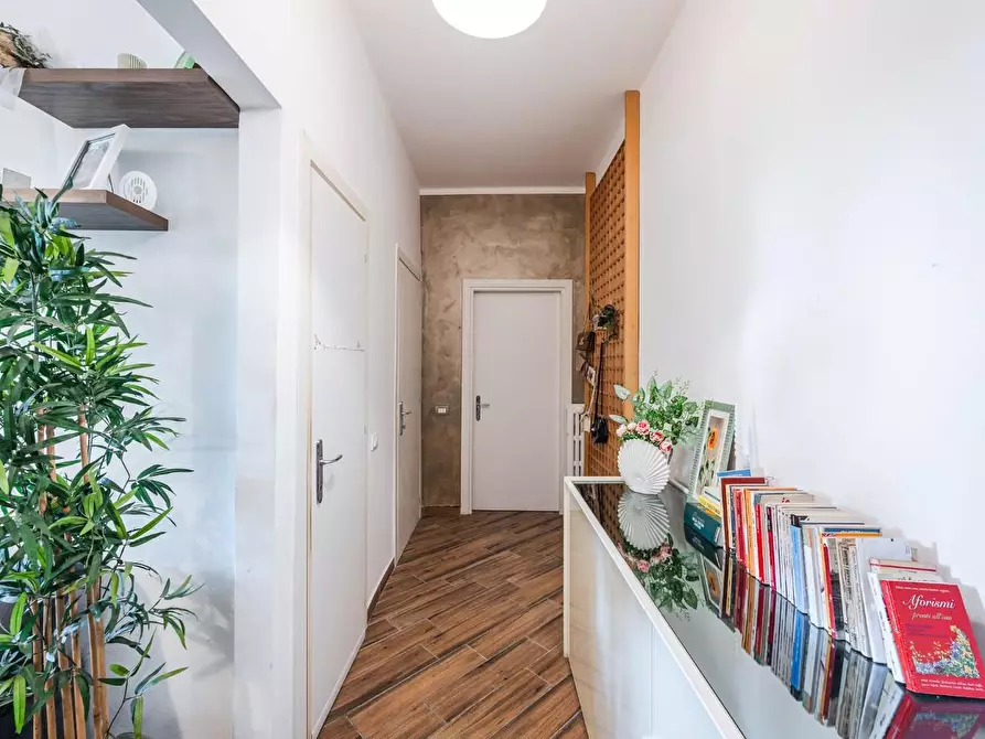 Immagine 8 di Appartamento in vendita  a Reggio Nell'emilia