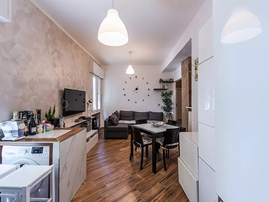 Immagine 5 di Appartamento in vendita  a Reggio Nell'emilia