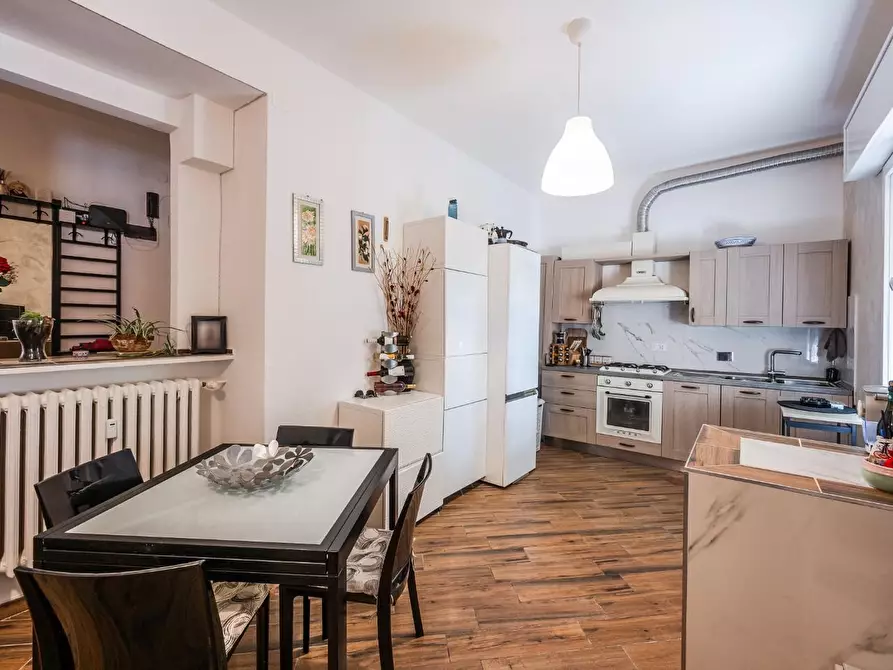 Immagine 3 di Appartamento in vendita  a Reggio Nell'emilia