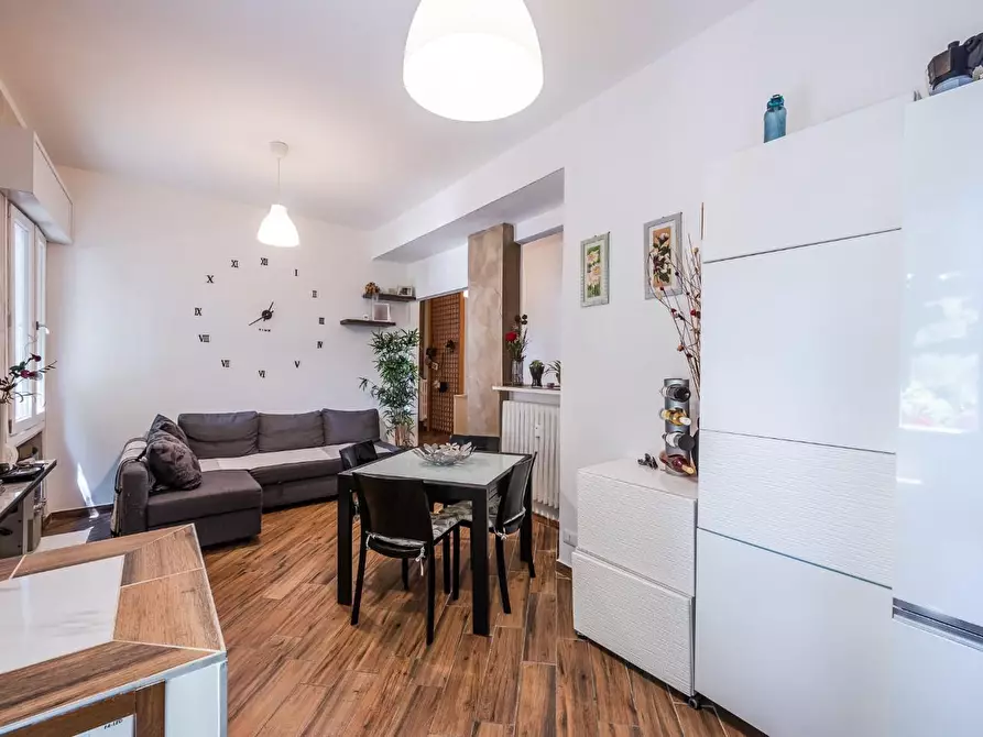 Immagine 4 di Appartamento in vendita  a Reggio Nell'emilia