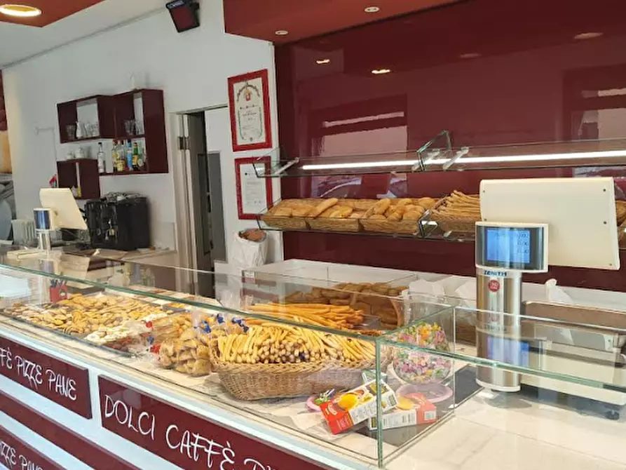 Immagine 5 di Attività commerciale in vendita  a Torino