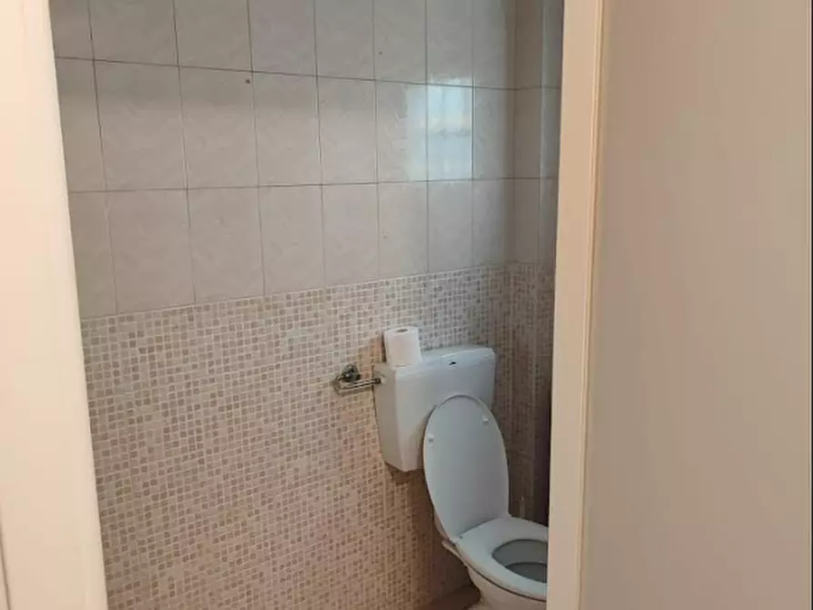 Immagine 15 di Attività commerciale in vendita  a Torino