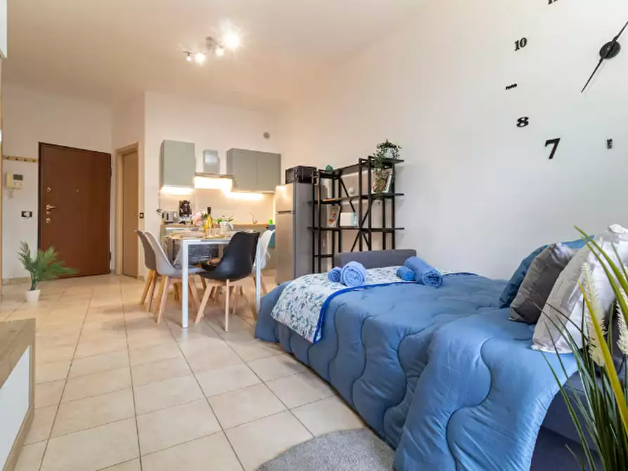 Immagine 35 di Attività commerciale in vendita  a Milano