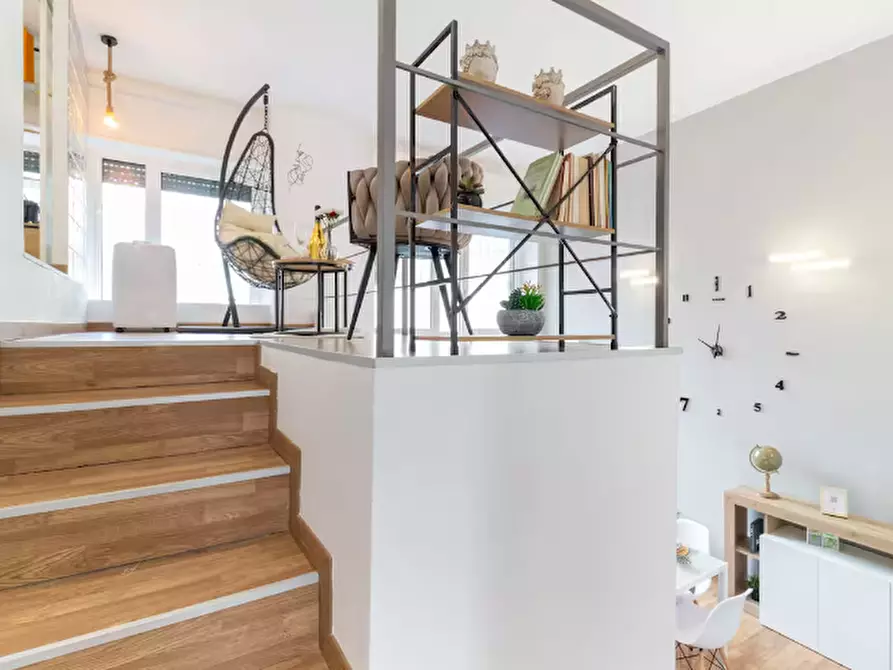 Immagine 12 di Attività commerciale in vendita  a Milano