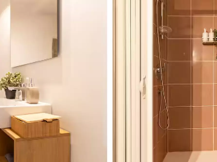 Immagine 28 di Attività commerciale in vendita  a Milano