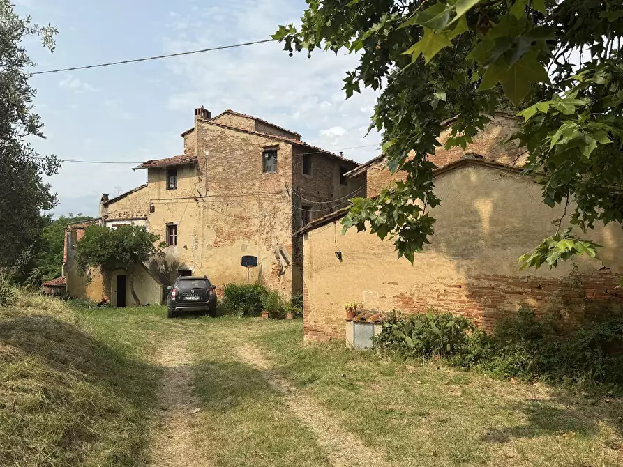 Immagine 7 di Casa colonica in vendita  a Pontedera