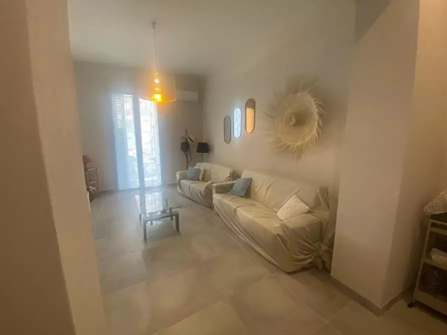 Immagine 4 di Appartamento in vendita  a Viareggio