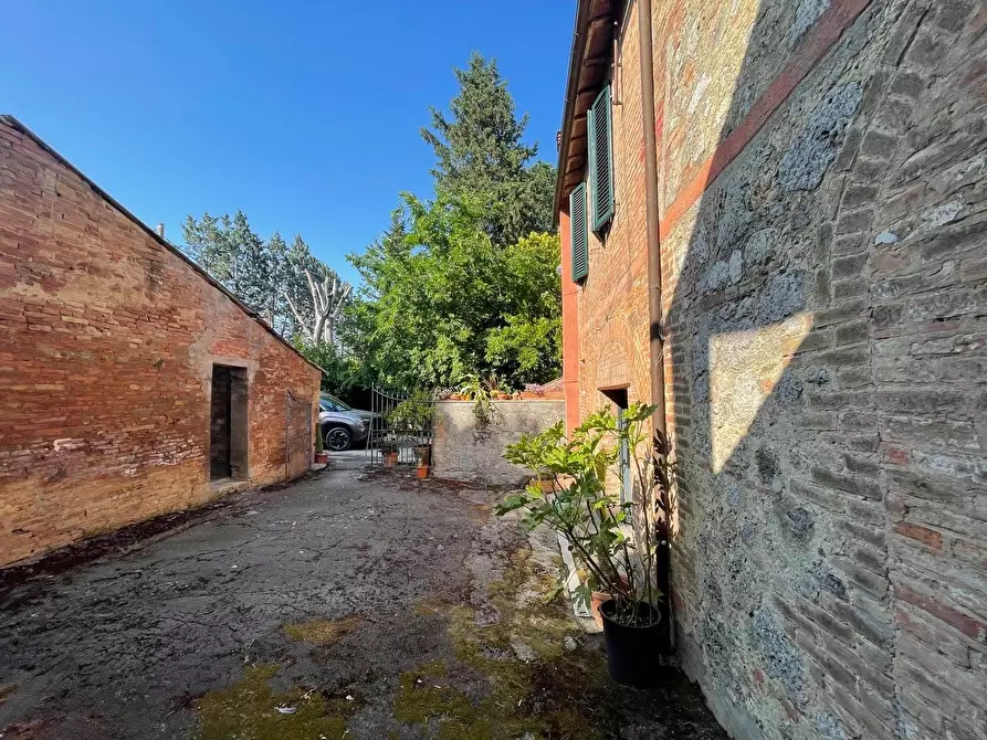 Immagine 57 di Appartamento in vendita  a Siena