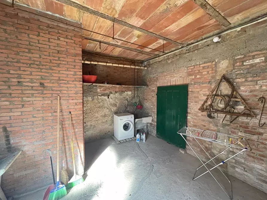 Immagine 59 di Appartamento in vendita  a Siena