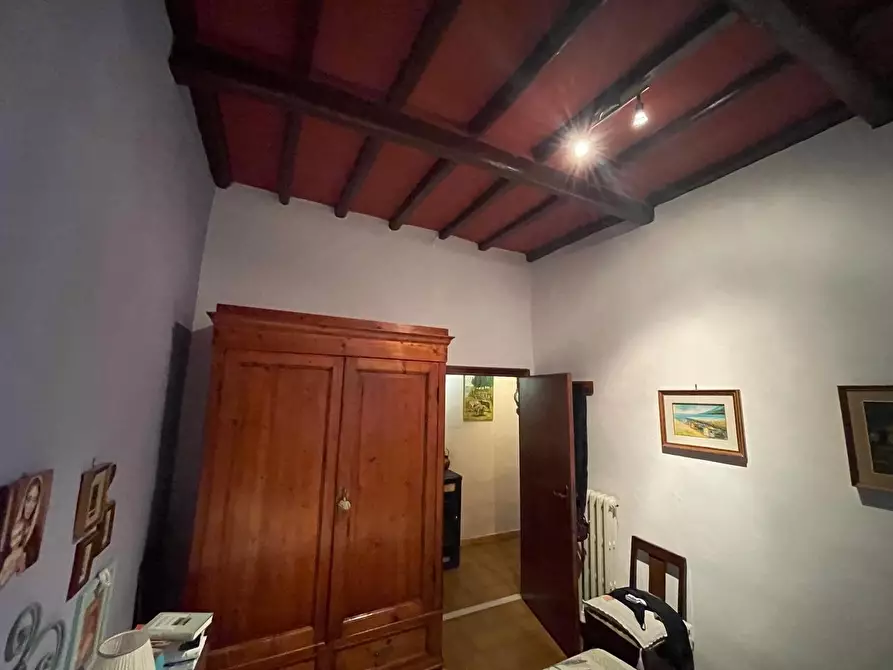 Immagine 17 di Appartamento in vendita  a Siena