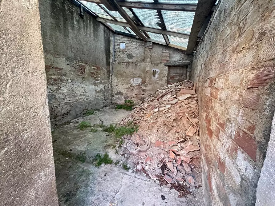 Immagine 46 di Appartamento in vendita  a Siena