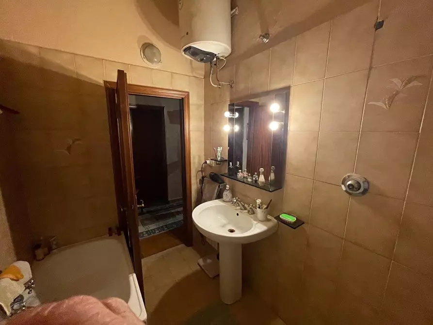 Immagine 29 di Appartamento in vendita  a Siena