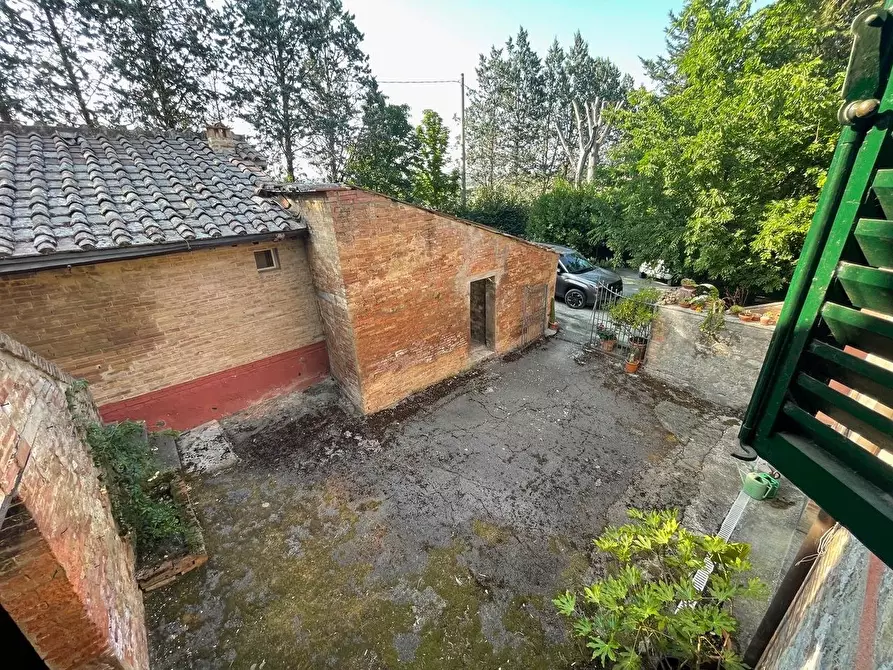 Immagine 38 di Appartamento in vendita  a Siena