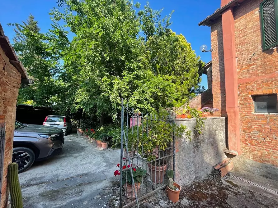 Immagine 50 di Appartamento in vendita  a Siena