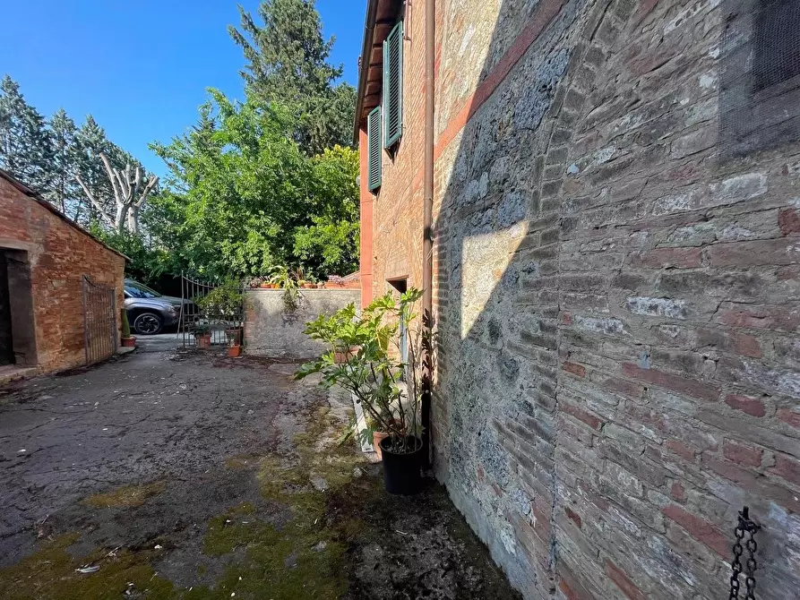 Immagine 58 di Appartamento in vendita  a Siena