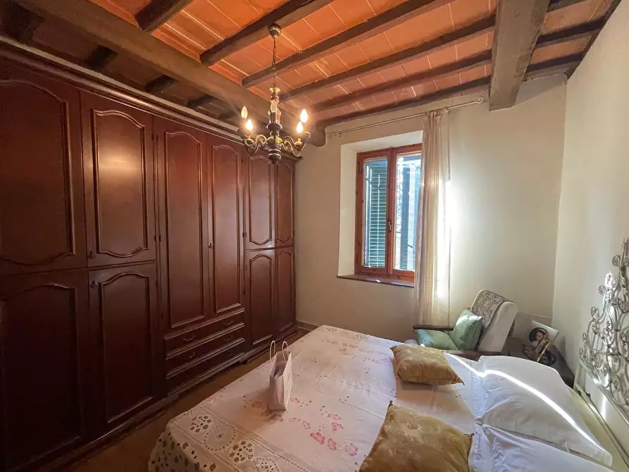 Immagine 21 di Appartamento in vendita  a Siena