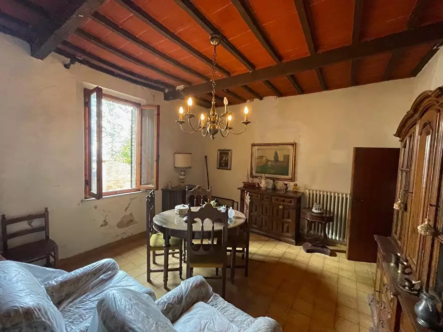Immagine 42 di Appartamento in vendita  a Siena