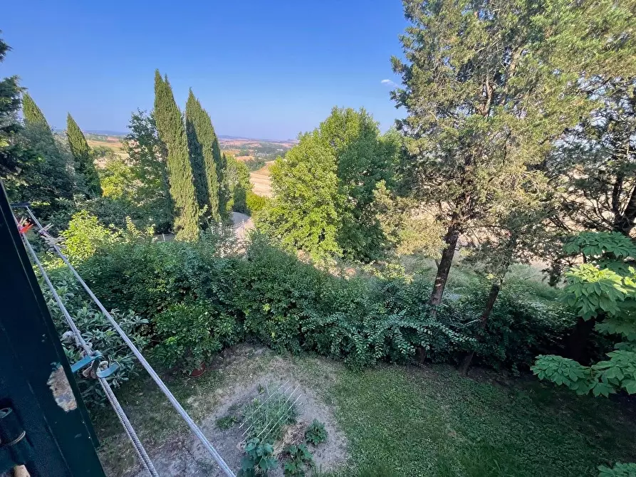 Immagine 9 di Appartamento in vendita  a Siena