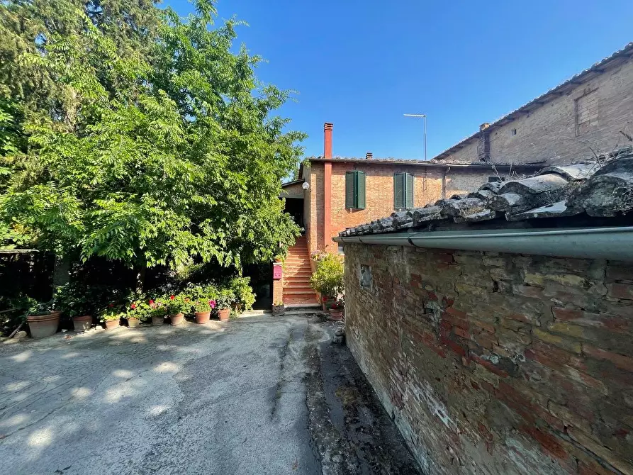 Immagine 44 di Appartamento in vendita  a Siena