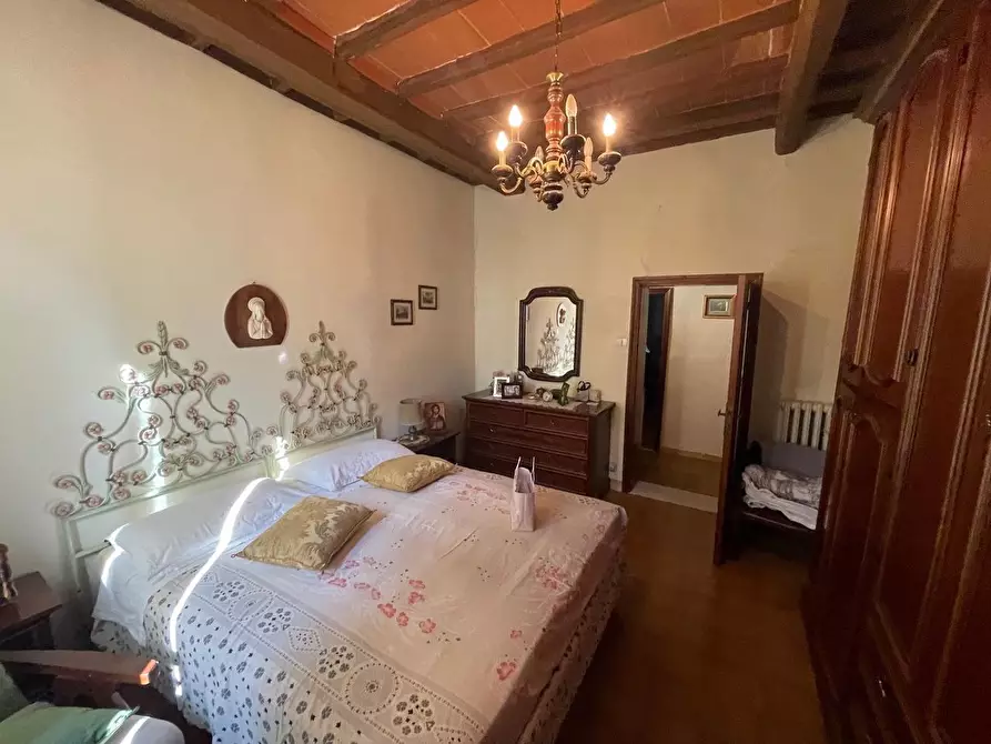 Immagine 23 di Appartamento in vendita  a Siena