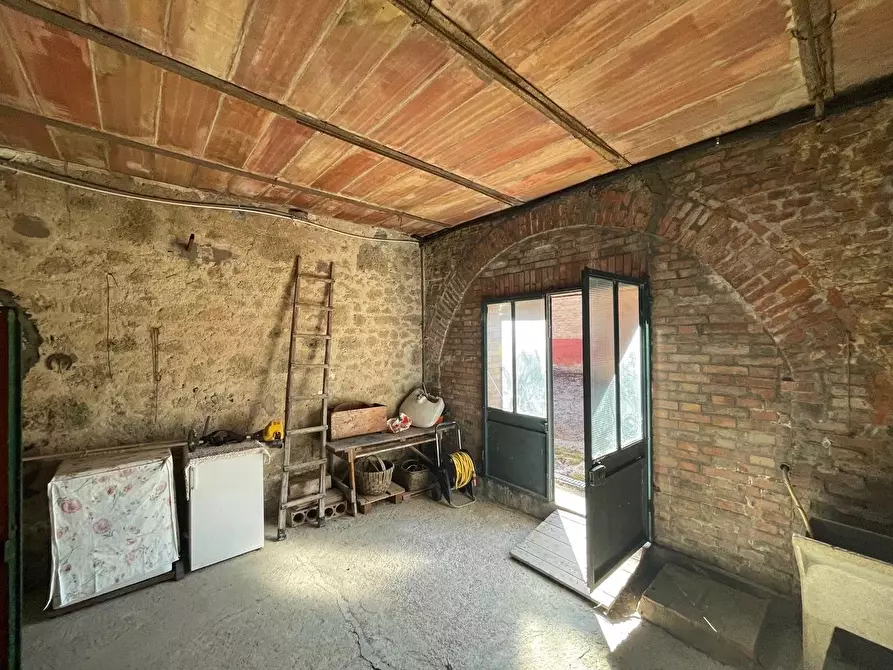 Immagine 60 di Appartamento in vendita  a Siena