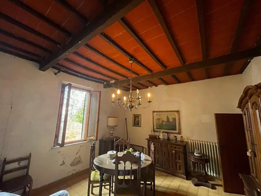 Immagine 41 di Appartamento in vendita  a Siena
