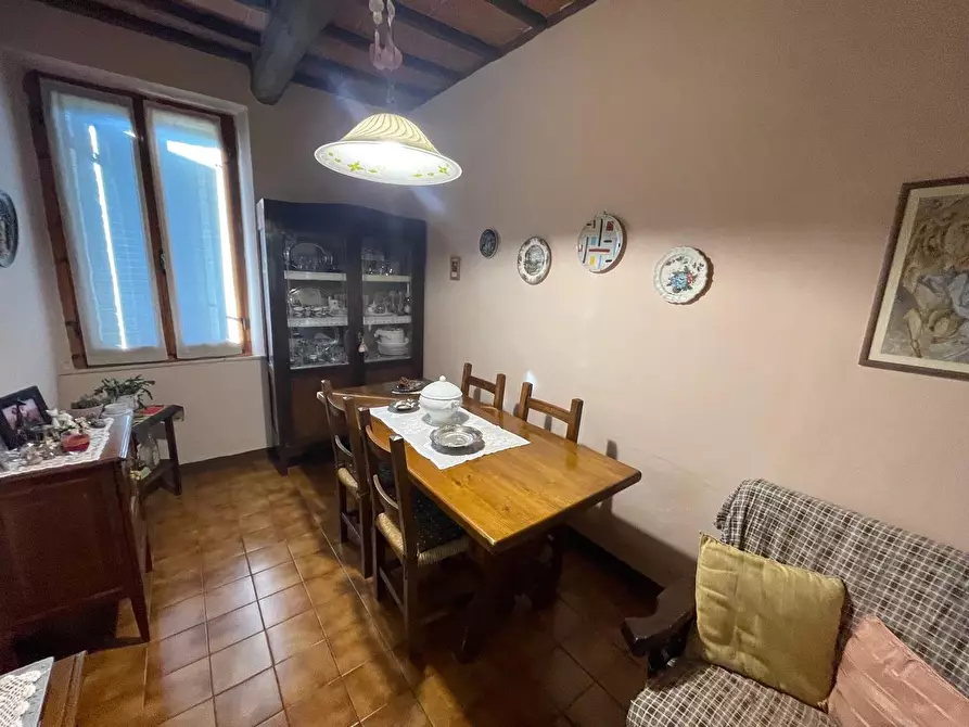 Immagine 13 di Appartamento in vendita  a Siena