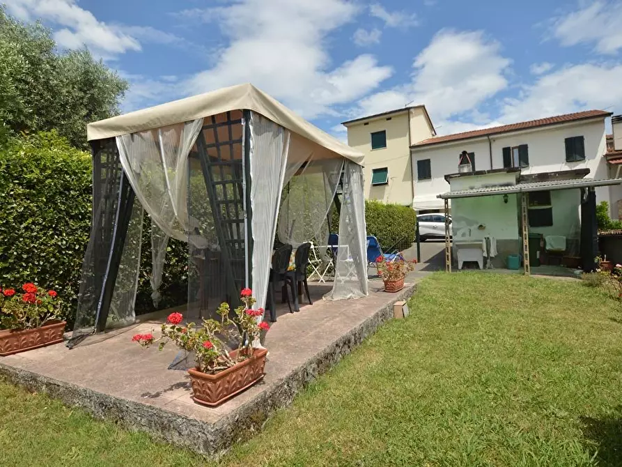 casa indipendente in vendita a Lucca in zona Arliano