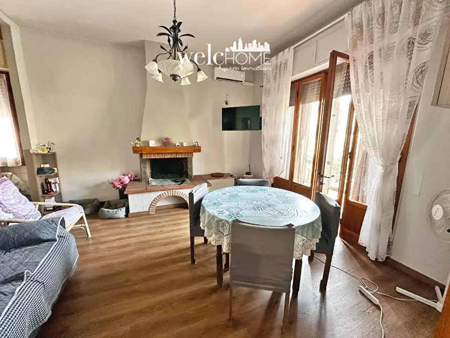 Immagine 8 di Villa in vendita  a Campi Bisenzio