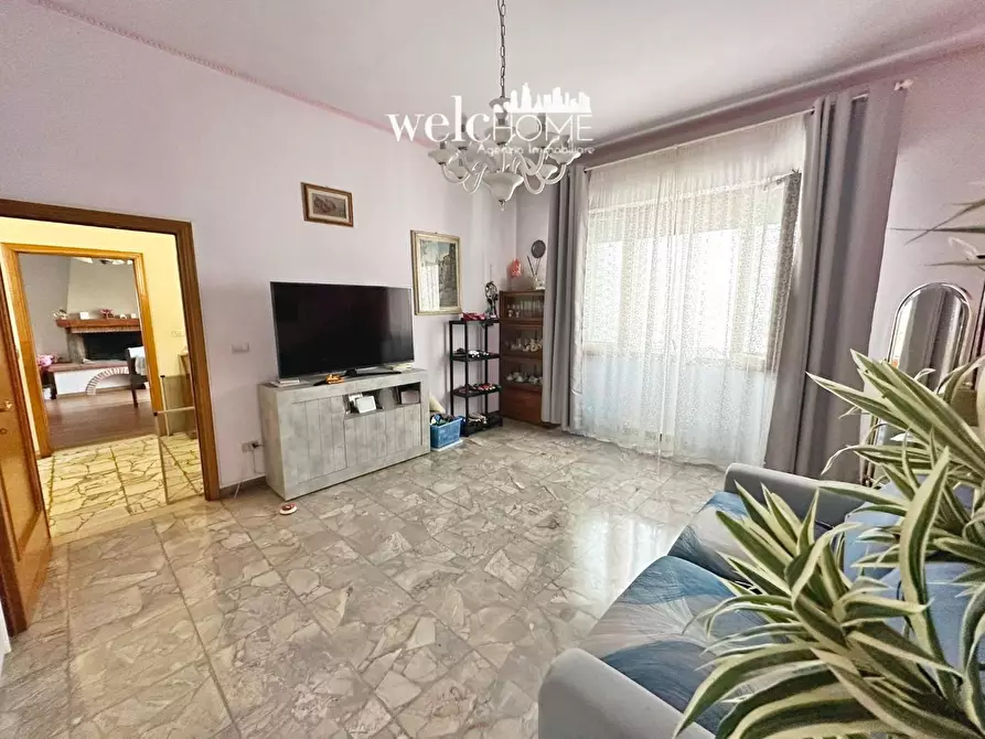 Immagine 5 di Villa in vendita  a Campi Bisenzio