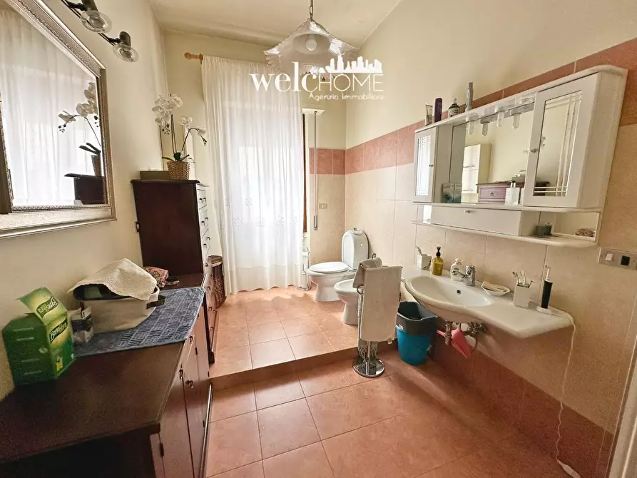 Immagine 18 di Villa in vendita  a Campi Bisenzio