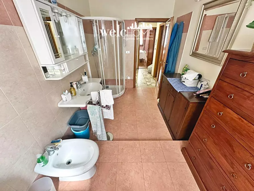 Immagine 19 di Villa in vendita  a Campi Bisenzio