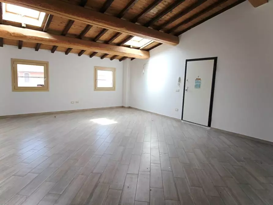 Immagine 2 di Appartamento in vendita  a Cascina