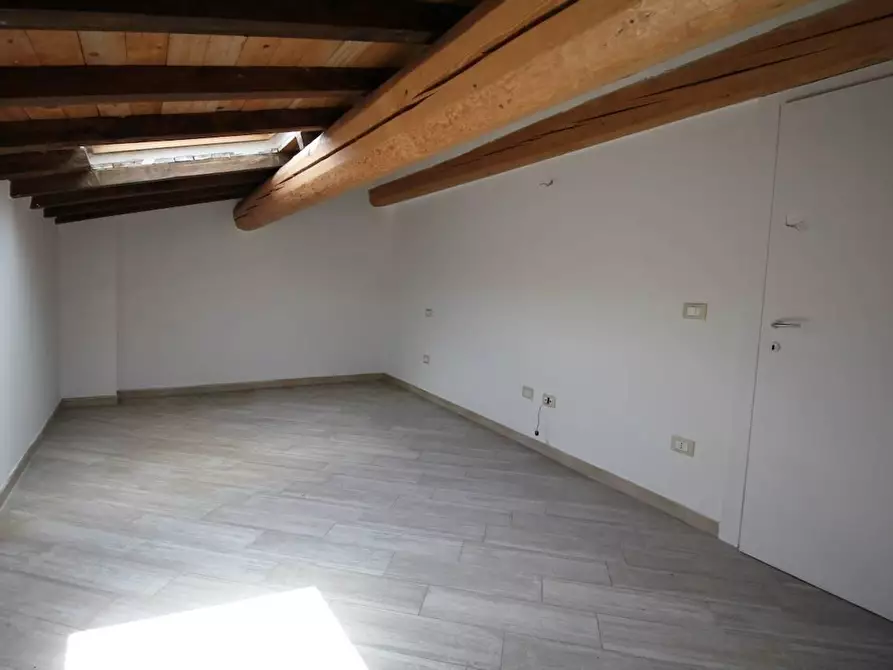 Immagine 20 di Appartamento in vendita  a Cascina