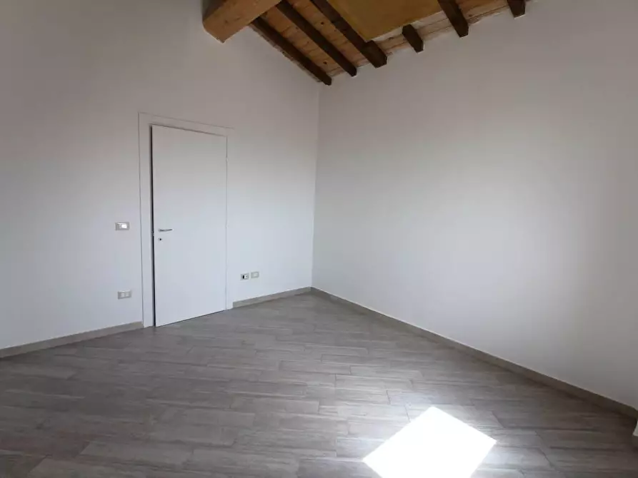 Immagine 12 di Appartamento in vendita  a Cascina