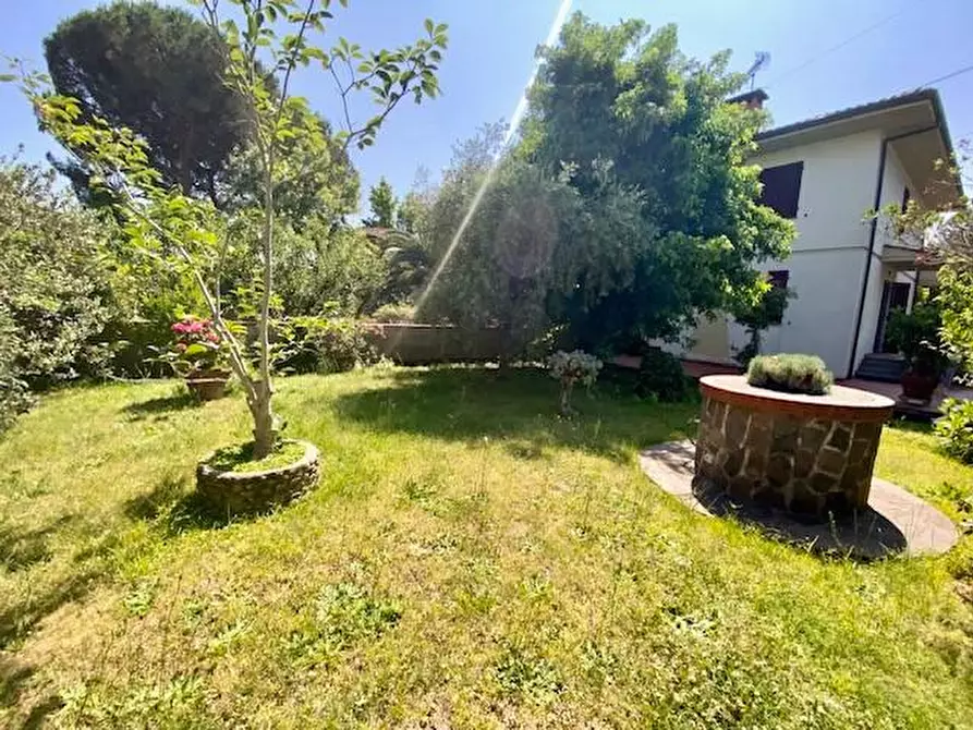 Immagine 11 di Casa bifamiliare in vendita  a Buggiano