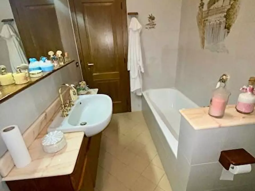 Immagine 17 di Casa bifamiliare in vendita  a Buggiano