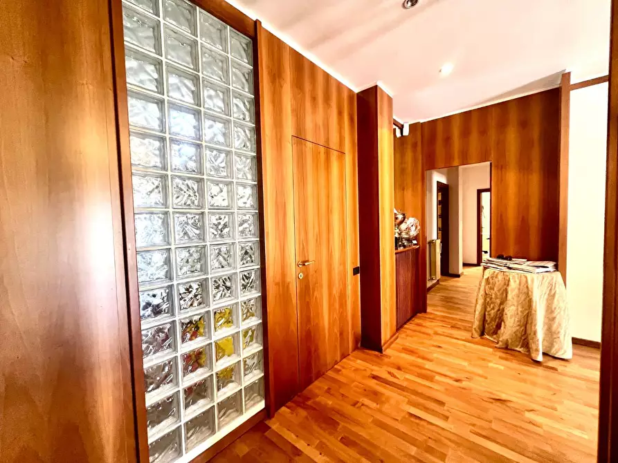 Immagine 3 di Appartamento in vendita  a Massa