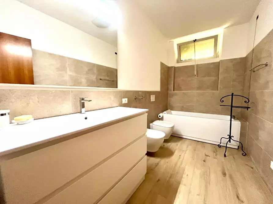 Immagine 16 di Appartamento in vendita  a Massa