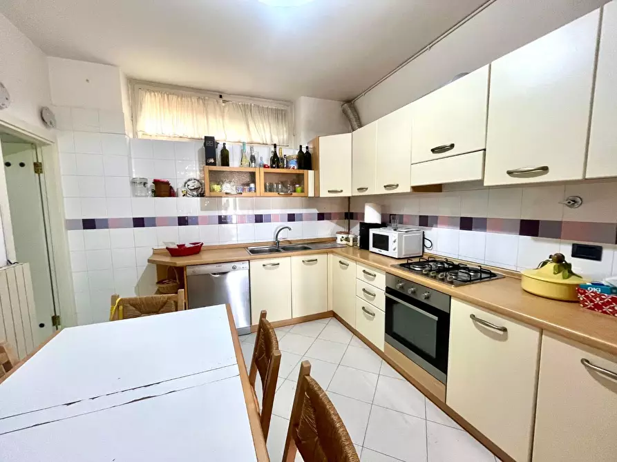 Immagine 9 di Appartamento in vendita  a Massa