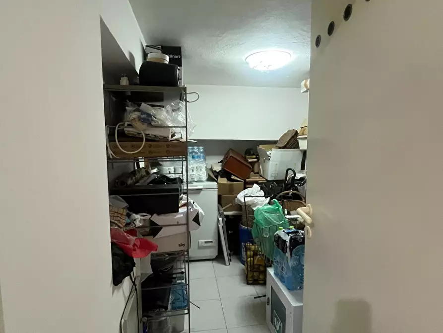 Immagine 10 di Appartamento in vendita  a Massa