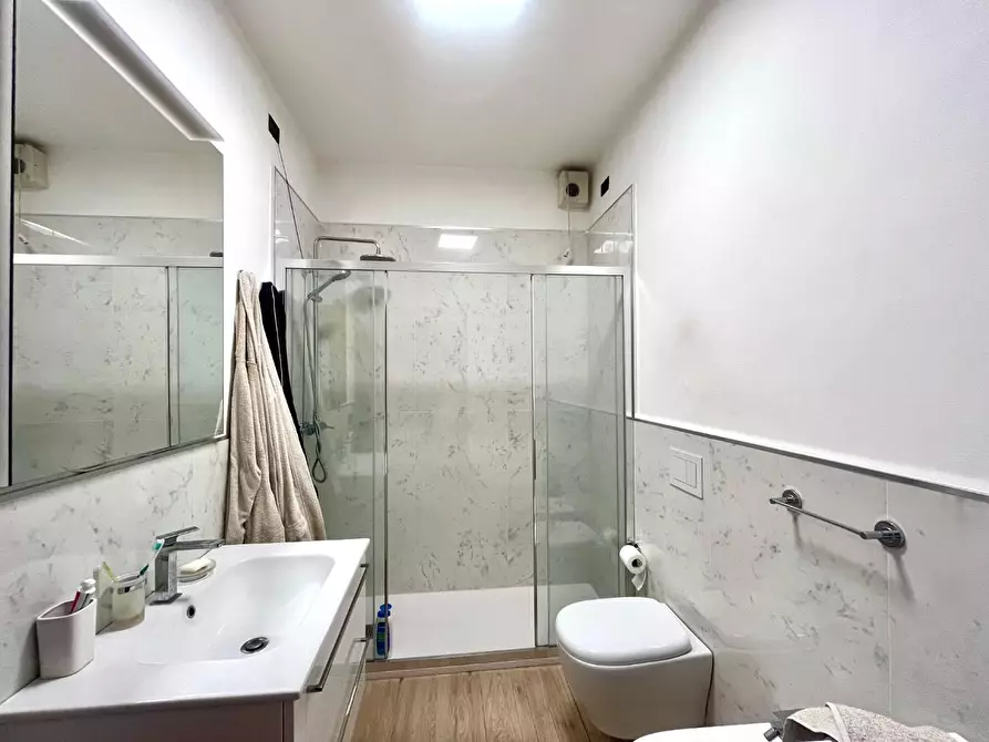 Immagine 19 di Appartamento in vendita  a Massa