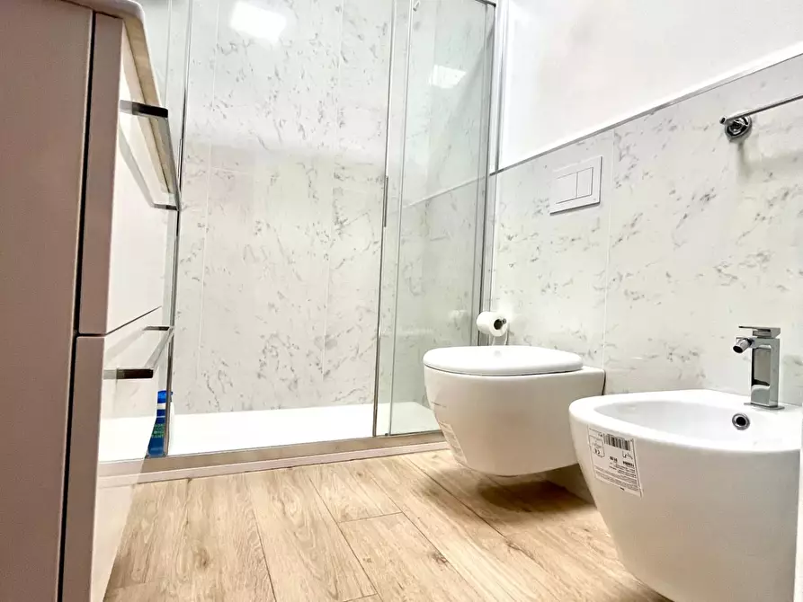 Immagine 18 di Appartamento in vendita  a Massa