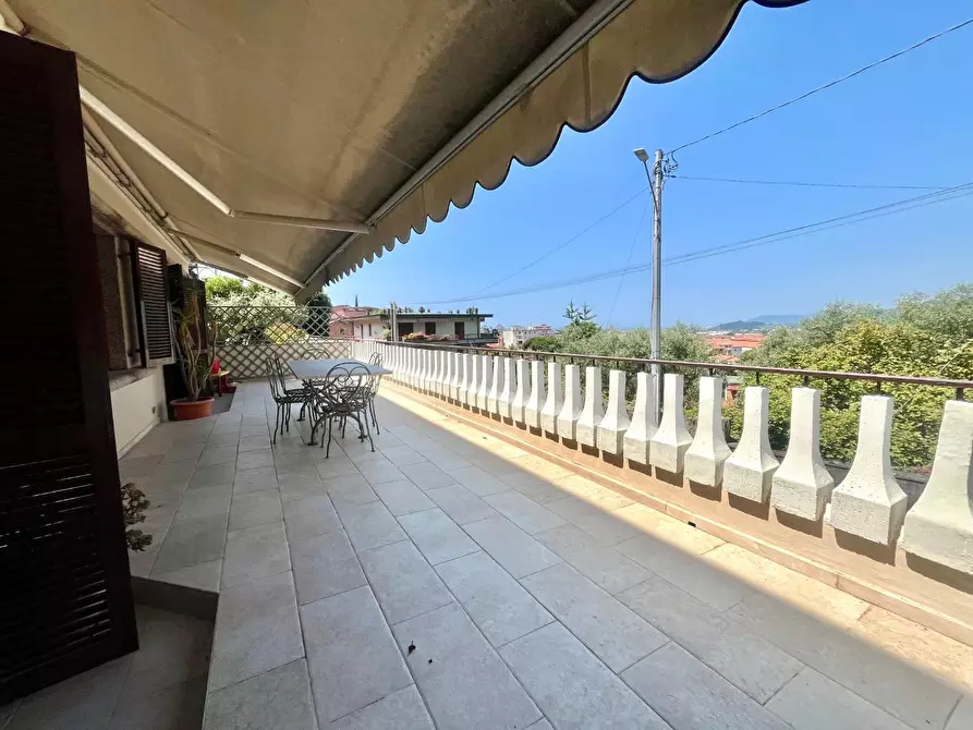 Immagine 2 di Appartamento in vendita  a Massa