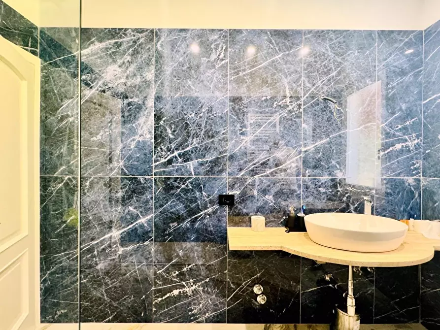 Immagine 21 di Villa in vendita  a Pietrasanta