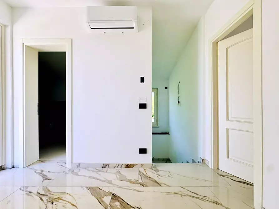 Immagine 23 di Villa in vendita  a Pietrasanta