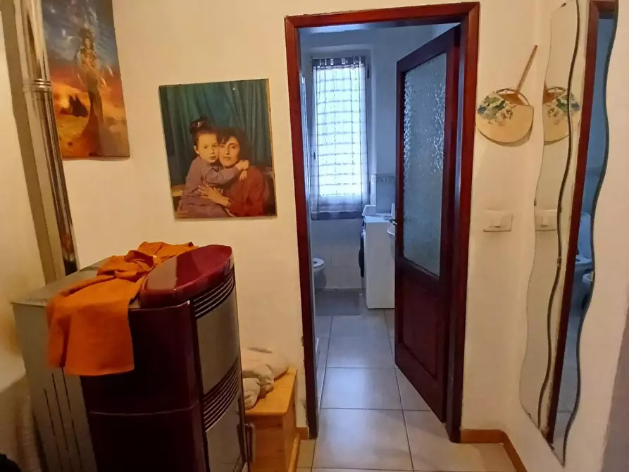 Immagine 2 di Porzione di casa in vendita  a Massa