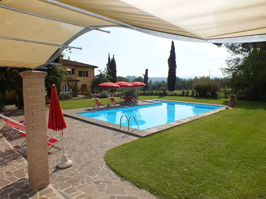 Immagine 1 di Casa colonica in vendita  a Crespina Lorenzana