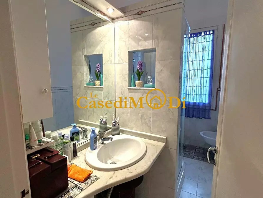 Immagine 18 di Appartamento in vendita  a Livorno