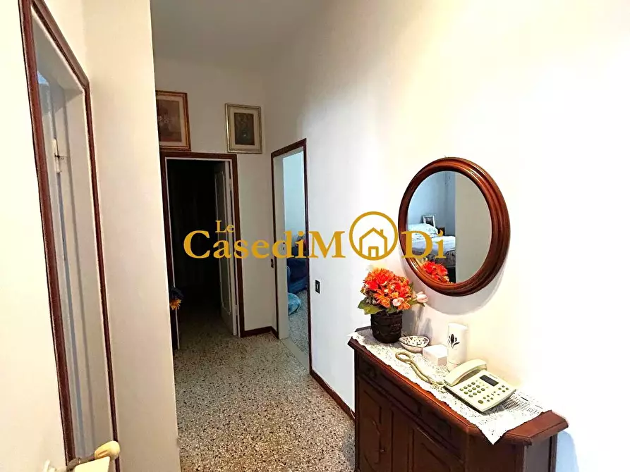 Immagine 9 di Appartamento in vendita  a Livorno